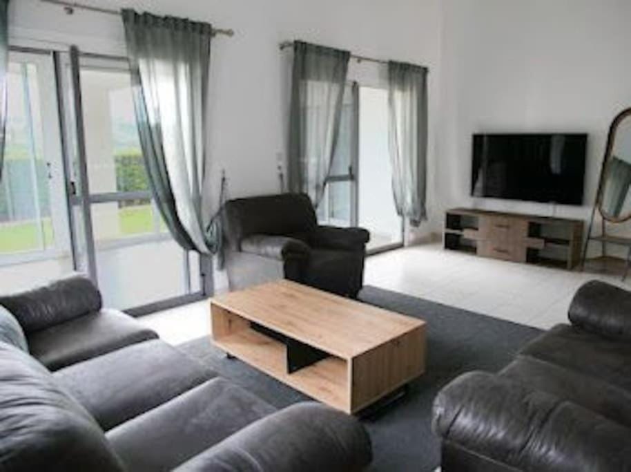 Communal lounge/ TV room
