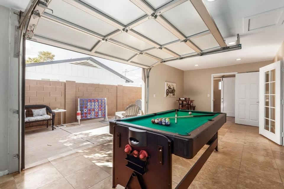 Games Galore - Old Town Scottsdale - Pool & Golf House in Scottsdale