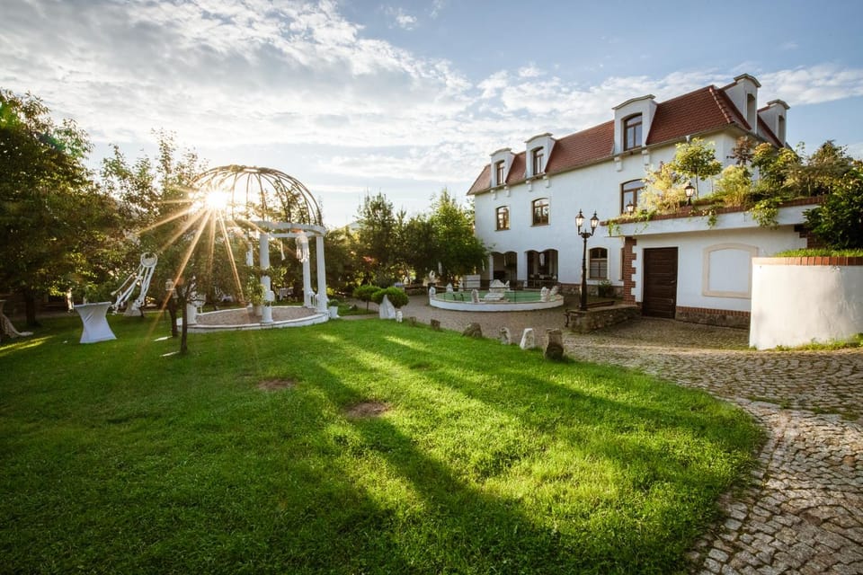 Property building, Spring, Day, Natural landscape, Garden, Garden, Garden view