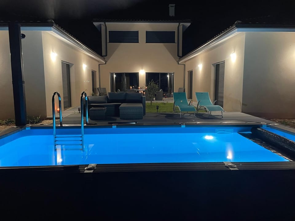 Patio, Pool view, Swimming pool, sunbed