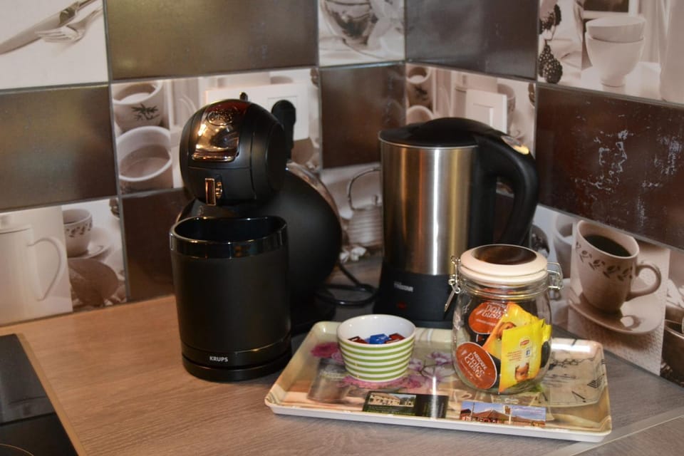 Coffee/tea facilities, Kitchen or kitchenette
