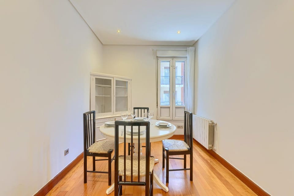 Ayuntamiento Cerca del Casco Viejo & Parking Apartment in Bilbao