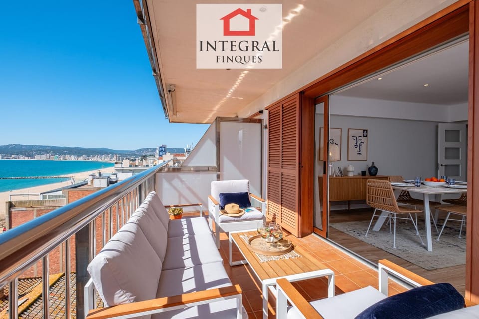 Off site, Balcony/Terrace