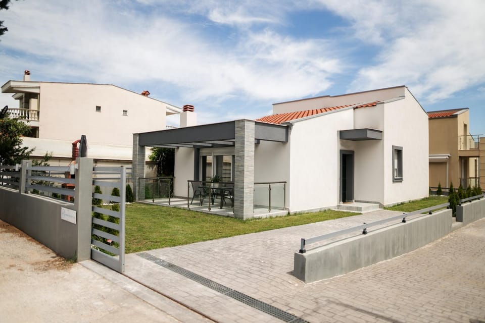 Property building, Day