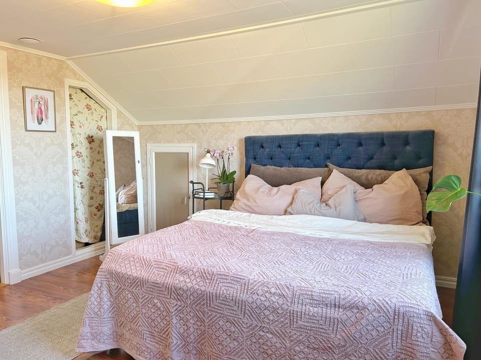 Bed, Bedroom, wardrobe