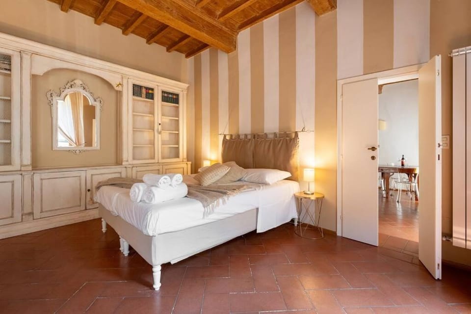 Bed, Photo of the whole room, Bedroom, towels, wardrobe