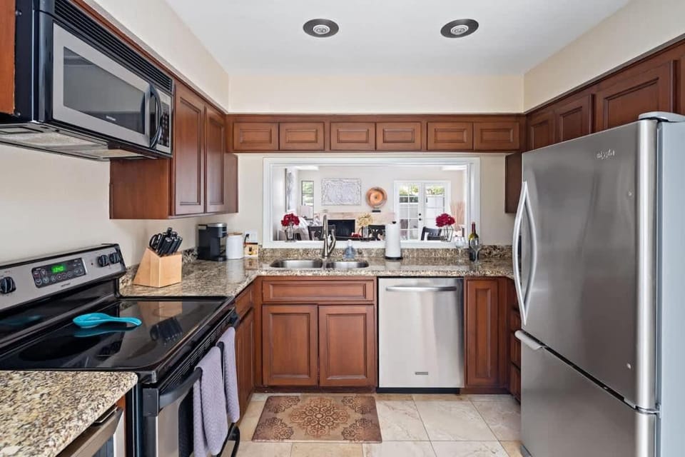 Biltmore Bliss - Pool - Gym - Tennis/Pickle Ball House in Phoenix