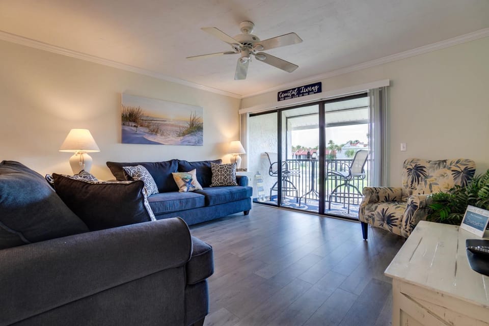 A Beach Side Oasis just steps from the beach House in Bradenton Beach