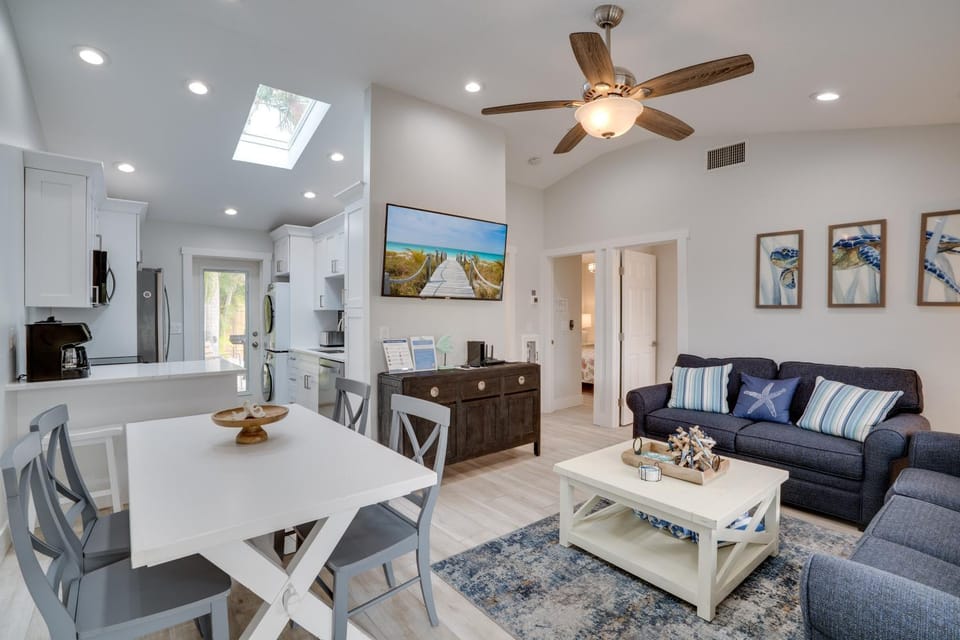 Soak in the Sun with a large heated pool House in Anna Maria Island
