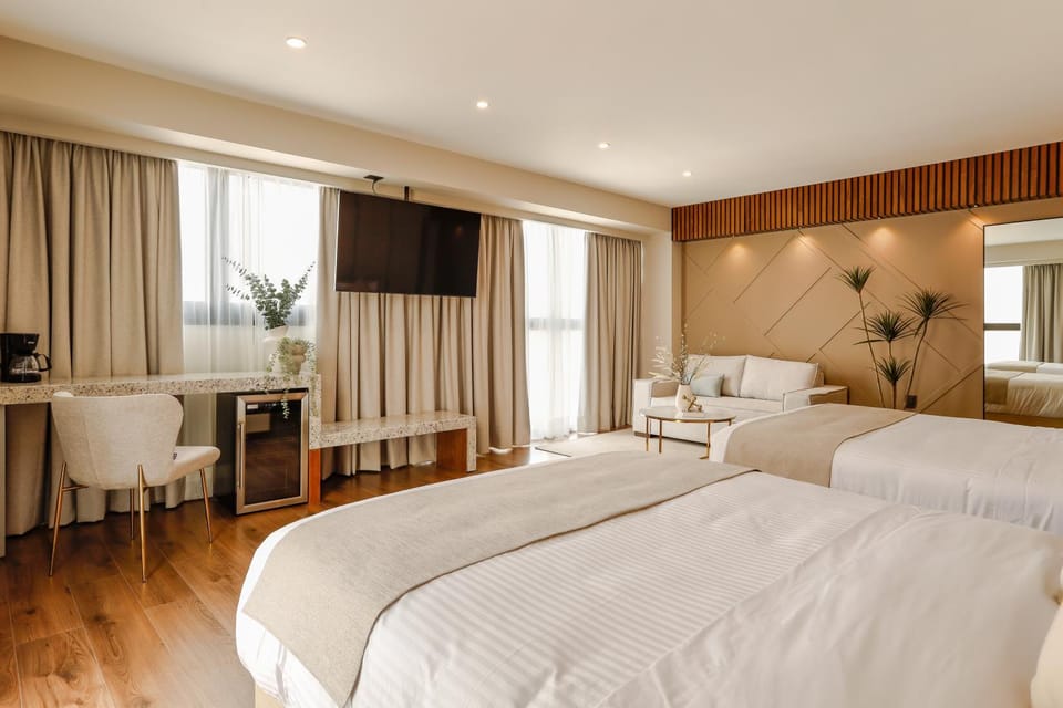 Bed, TV and multimedia, Living room, Photo of the whole room, Seating area, Bedroom