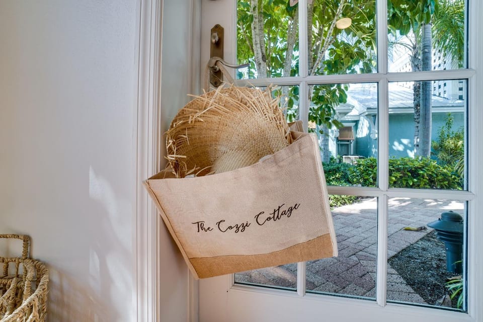 Cozzi Cottage located only steps to the white sandy beaches complete with rooftop terrace House in Holmes Beach