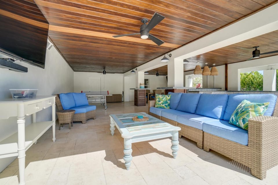 Golf Cart included Luxurious Outdoor Living with Putting Green and Outdoor Kitchen House in Anna Maria Island