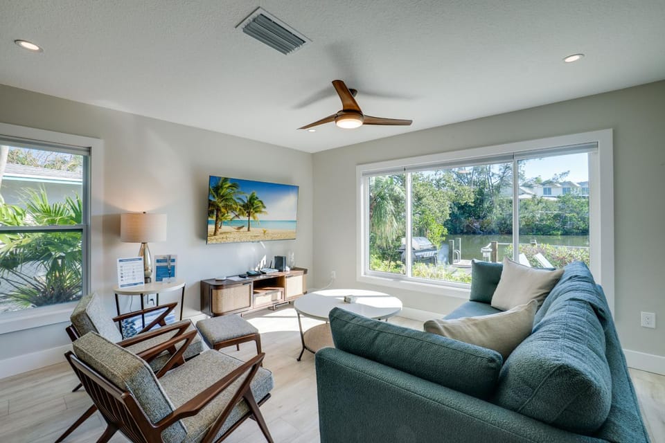Canal Front Home with Large Boat Dock, 3 Min Walk to Beach House in Anna Maria Island