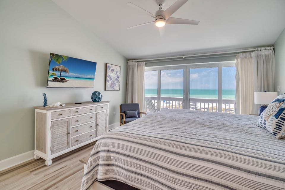 Hidden Cove Gulf Front Property on Holmes Beach House in Holmes Beach