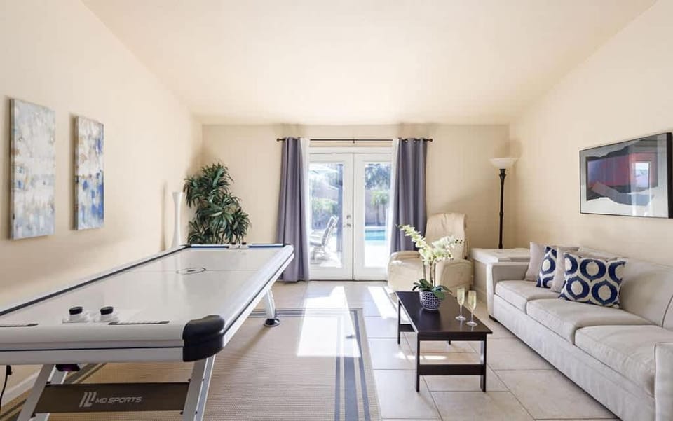 Scottsdale Classic- Pool Heat Available - Fire pit House in Scottsdale