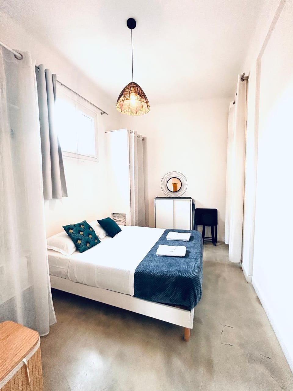 Patio, Bed, Photo of the whole room, Bedroom, heating, internet, towels, air conditioner