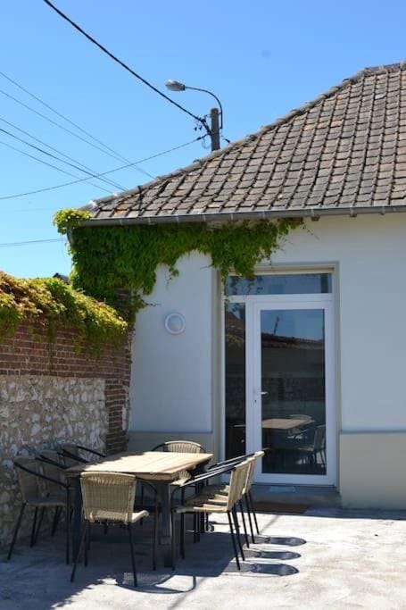 Loft Romantique - Balnéo - Billard - Massage Apartment in Hauts-de-France
