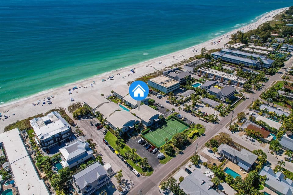 Beach Front Condo Sea View Play at Gulf Place House in Holmes Beach
