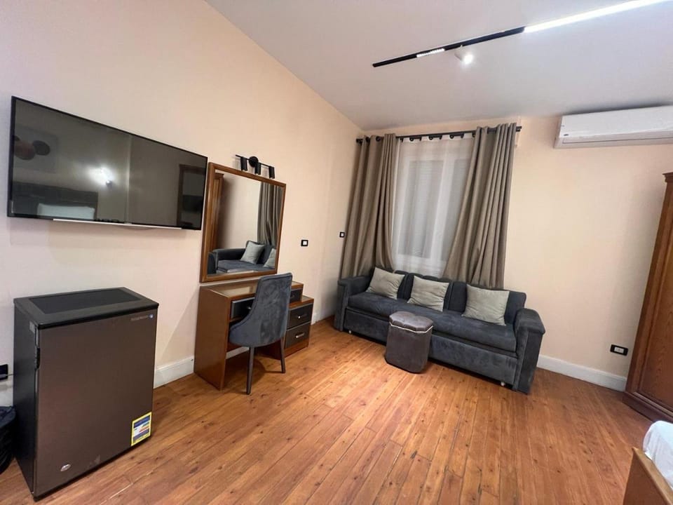 TV and multimedia, Seating area, hair dresser