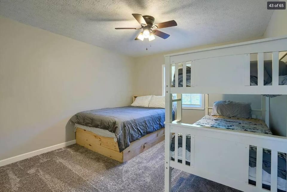 Hocking Hills Cedar Ranch Cabin w/relaxing Hot Tub Cabin in Ohio