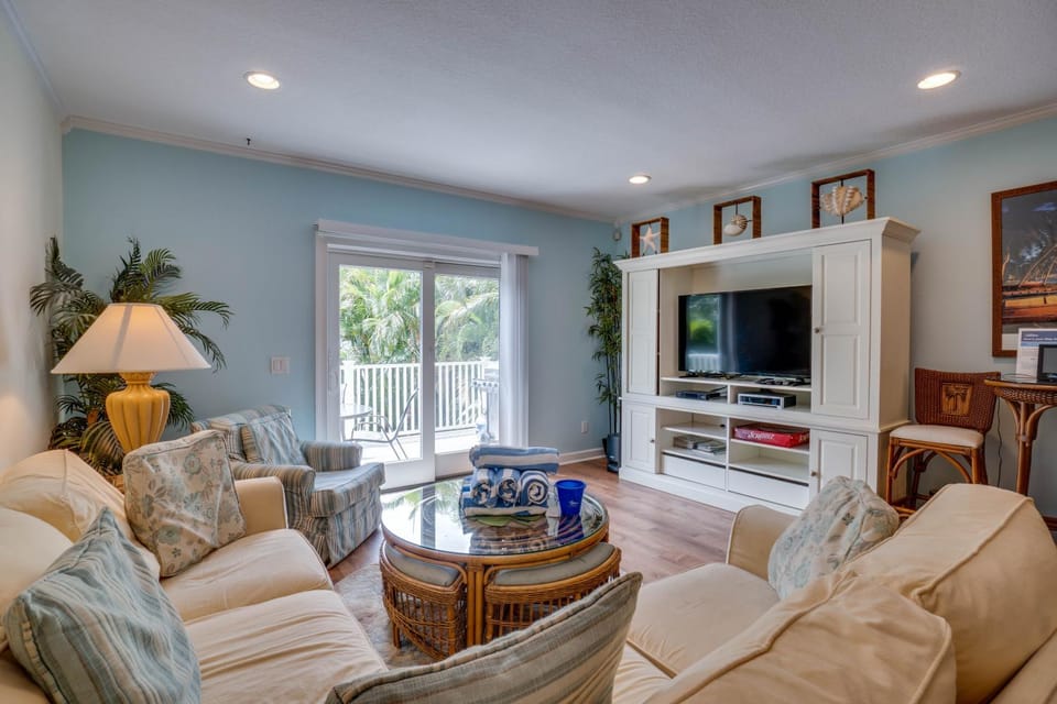 Pet Friendly Home with Heated Pool & Spa House in Holmes Beach