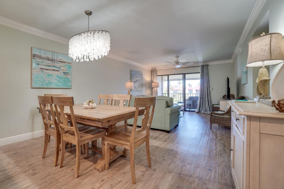Runaway Bay 201 - New Vacation Rental Fully Refurbished 2018 House in Bradenton Beach