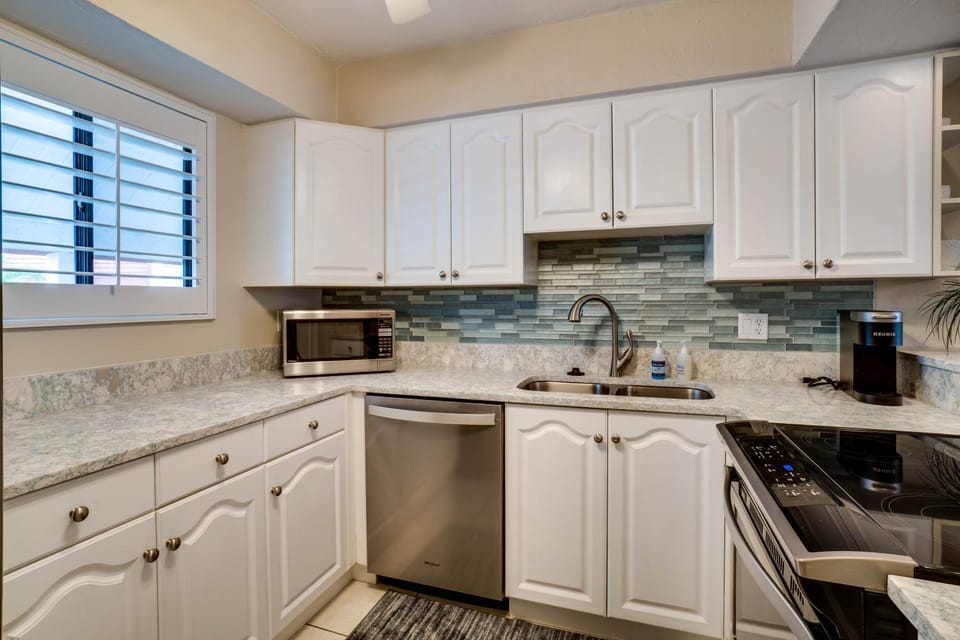 Come escape from it all and enjoy some Sweet Freedom at Runaway Bay House in Bradenton Beach