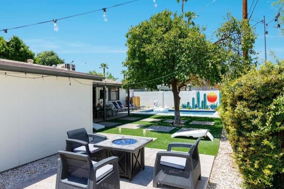 Old Town Art Deco - Pool&Fire Pit - In Old Town House in Scottsdale