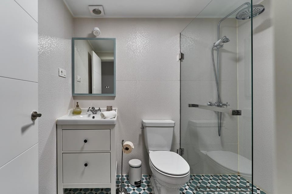 Shower, Toilet, Bathroom