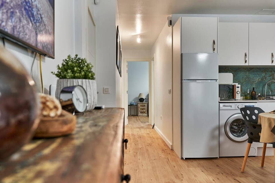 Kitchen or kitchenette, washing machine