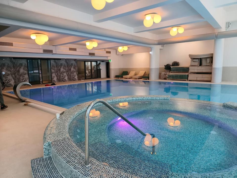 Pool view, Swimming pool