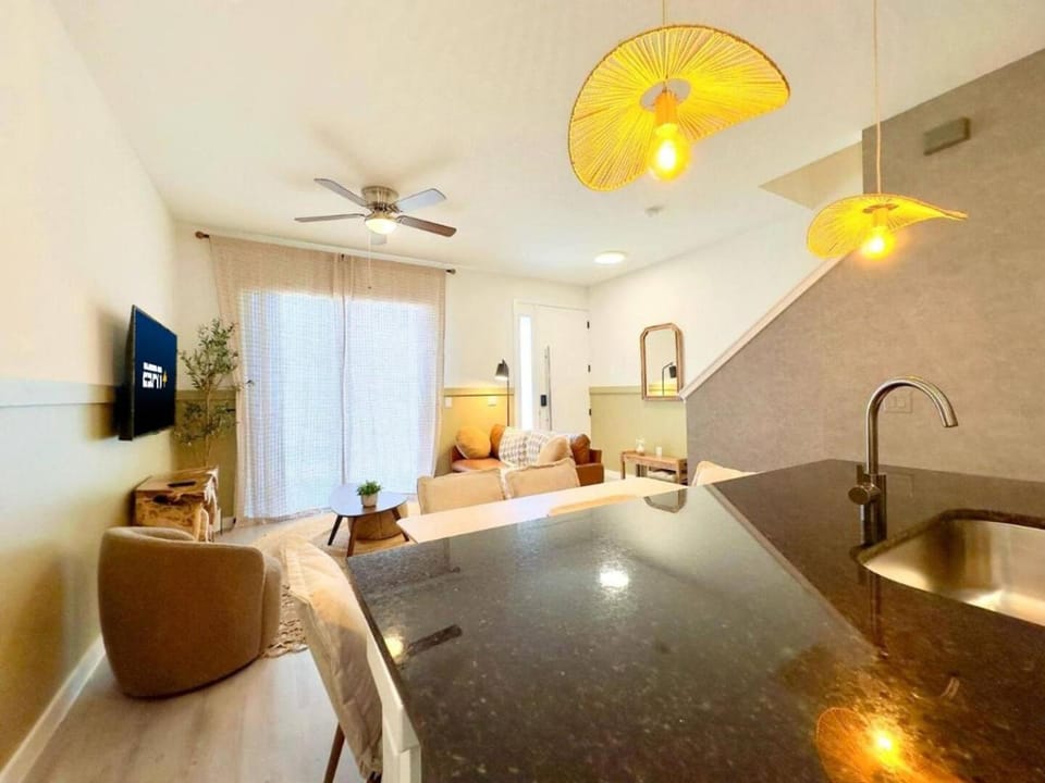 Modern 3BR3BA Home - EV Charger Available House in Four Corners