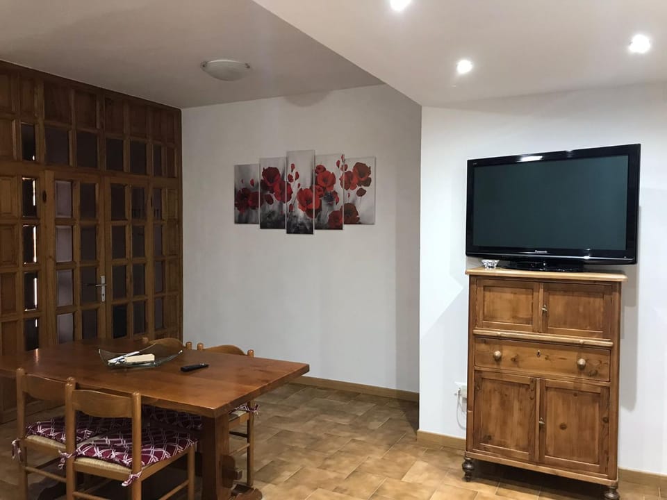 TV and multimedia, Dining area