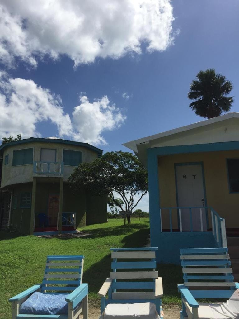 Waikiki Guest House Bed and Breakfast in Treasure Beach