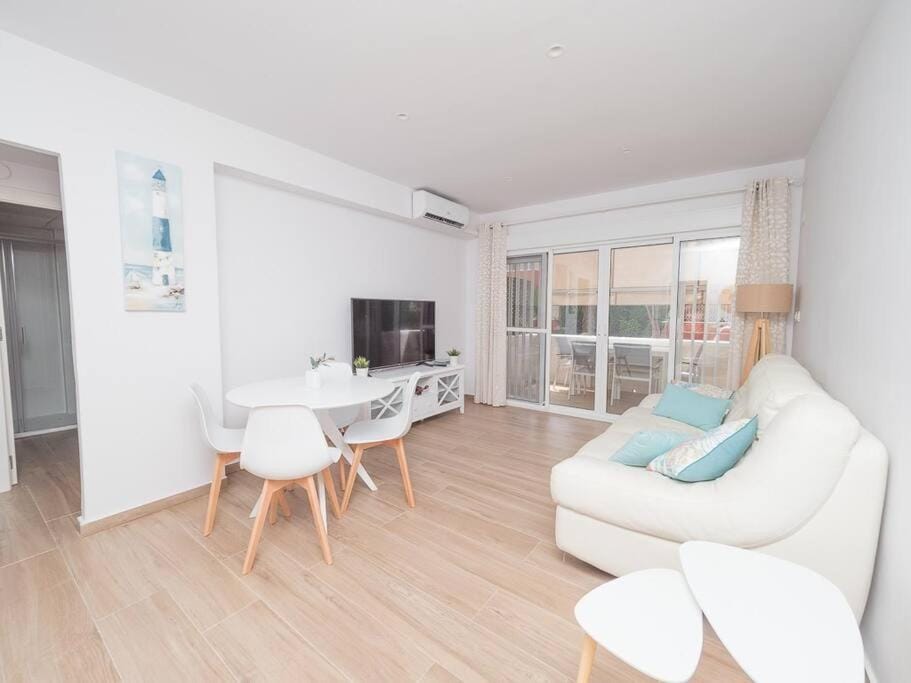 TV and multimedia, Dining area, air conditioner