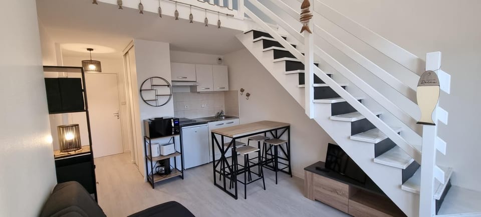 DUPLEX PISCINE MER Apartment in La Rochelle