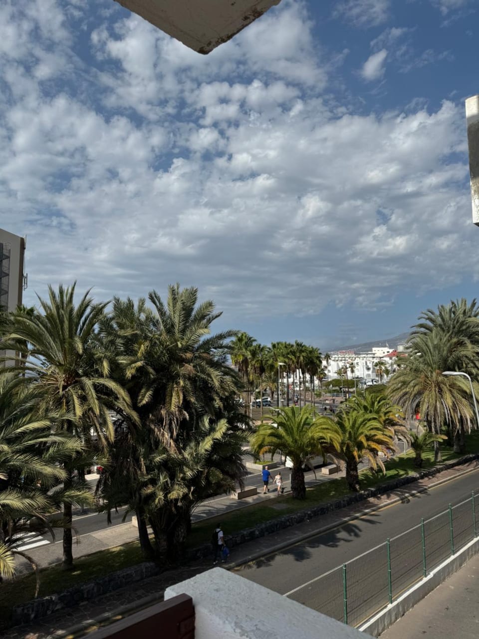 Day, Neighbourhood