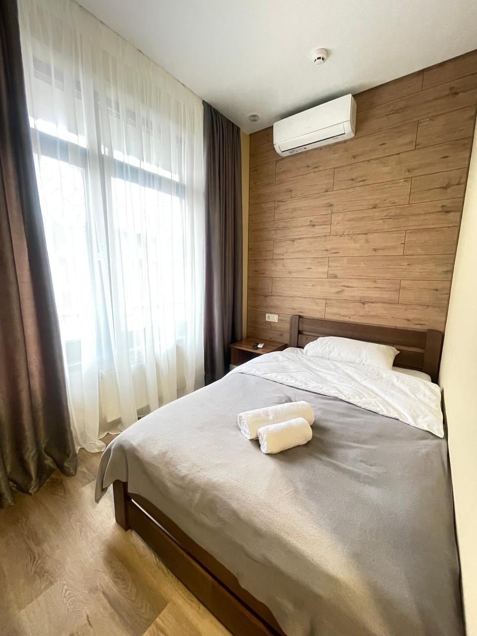 Bed, Bedroom, air conditioner