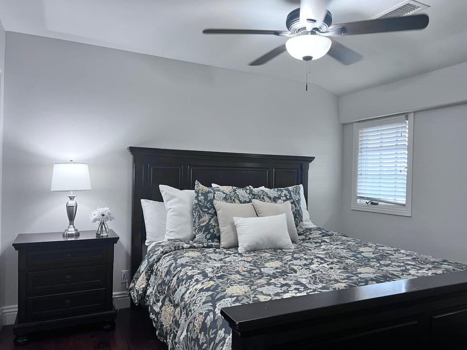 Destination #09 House in Buena Park