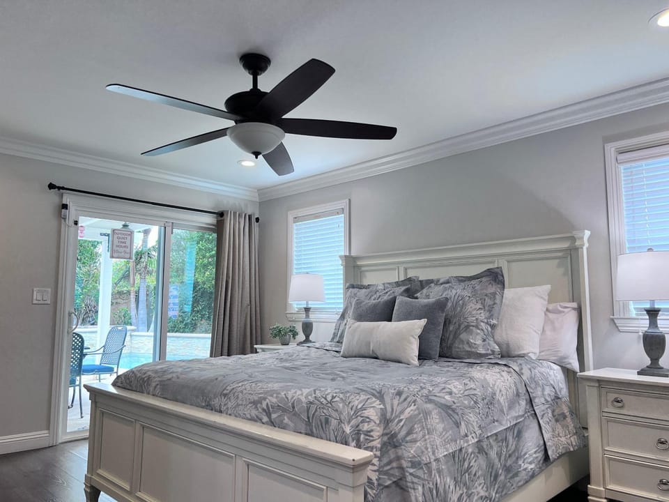 Destination #33 House in Orange