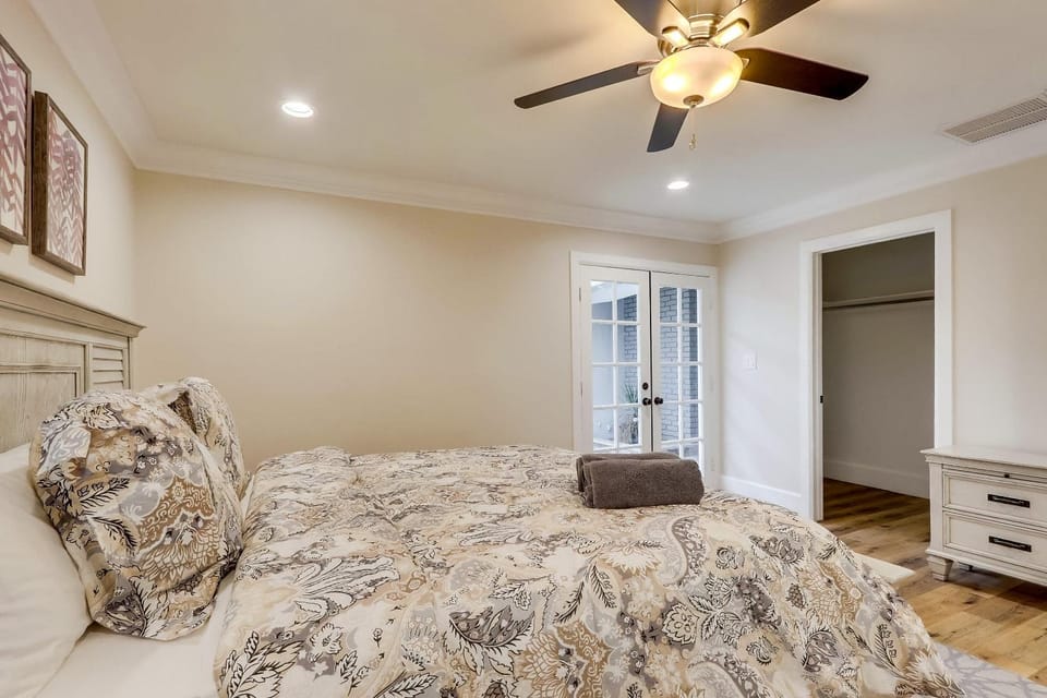 Destination #43 House in Villa Park