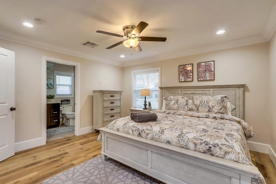 Destination #43 House in Villa Park