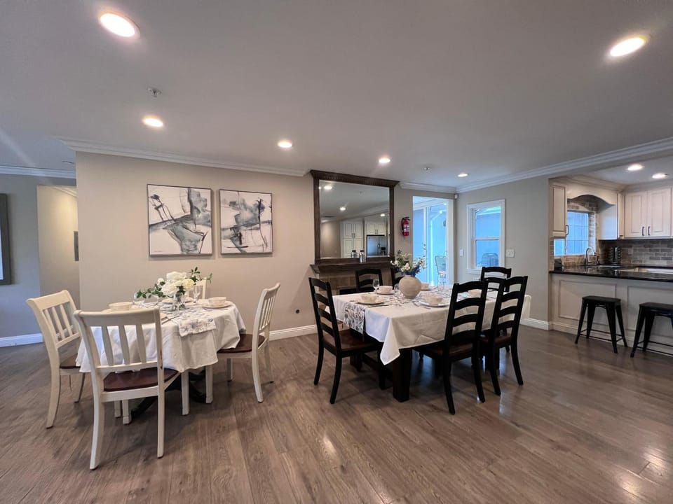 Destination #32 House in Anaheim