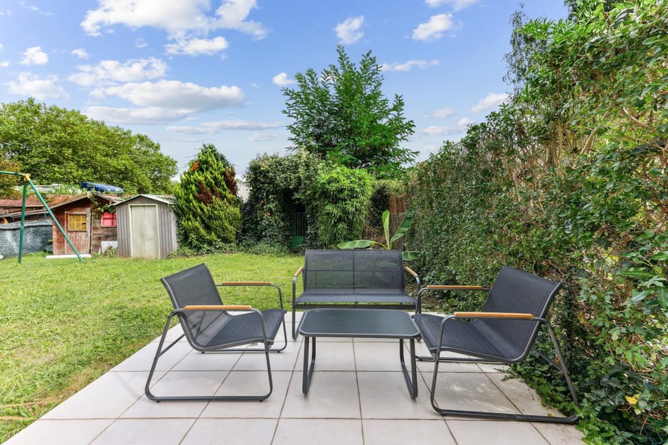 Garden, Balcony/Terrace