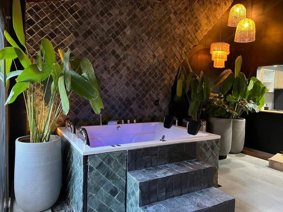 Hot Tub, Bath