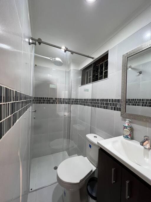 Shower, Toilet, Bathroom, towels