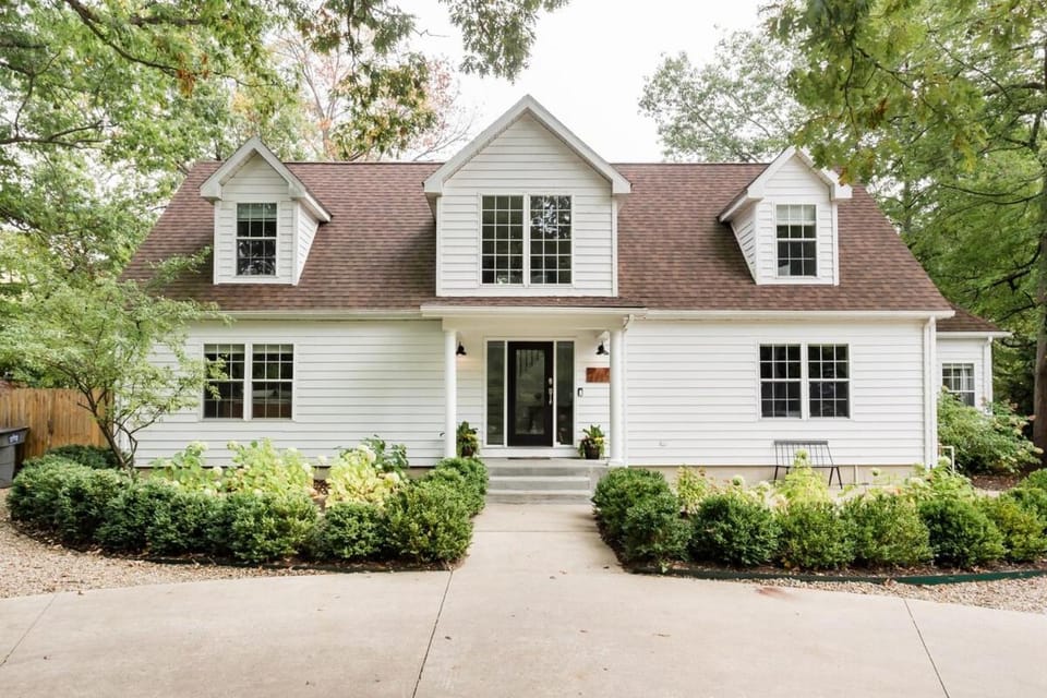 Primrose by Dwell Vacations House in Chikaming Township