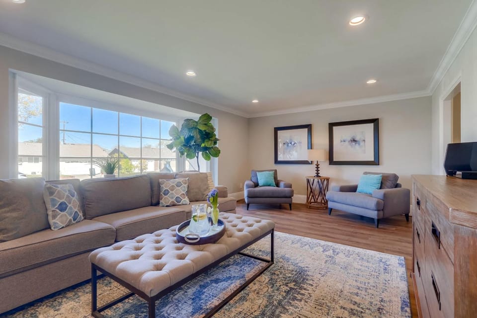 Destination #44 House in North Tustin