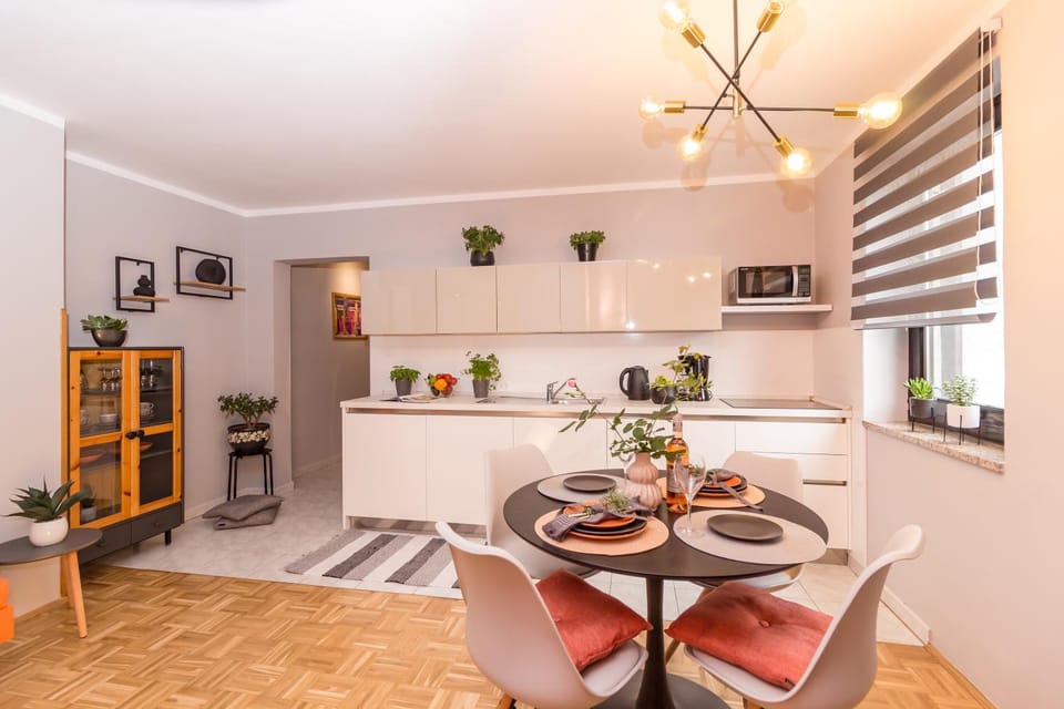 Kitchen or kitchenette, Living room, Seating area, Dining area, minibar, stove