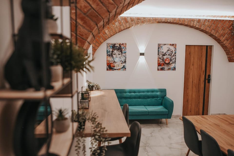 Communal lounge/ TV room, Seating area